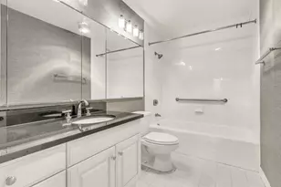 360 E Randolph St, Chicago, IL 60601 - Photo 18