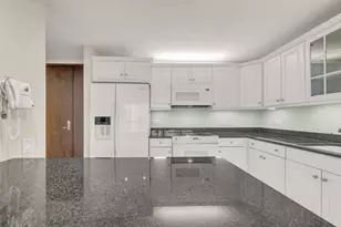 360 E Randolph St, Chicago, IL 60601 - Photo 8