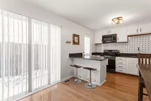 200 Linn Ct, North Aurora, IL 60542 - Photo 6