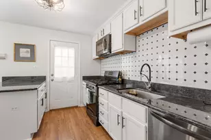 200 Linn Ct, North Aurora, IL 60542 - Photo 8