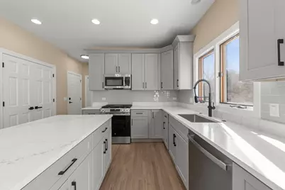 442 Mallard Point Drive, North Aurora, IL 60542 - Photo 8