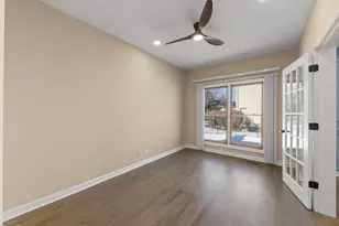 442 Mallard Point Dr, North Aurora, IL 60542 - Photo 4