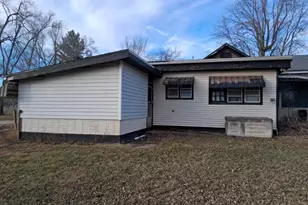 129 Prairie St, Greenfield, IL 62044 - Photo 2