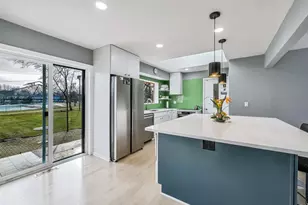 21W051 Woodview Dr, Itasca, IL 60143 - Photo 8