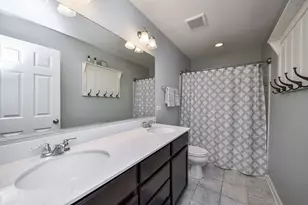 570 Amy Ln, Wheaton, IL 60187 - Photo 24