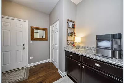 570 Amy Lane, Wheaton, IL 60187 - Photo 12