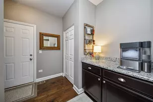 570 Amy Ln, Wheaton, IL 60187 - Photo 12