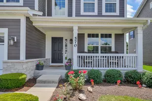 570 Amy Ln, Wheaton, IL 60187 - Photo 2