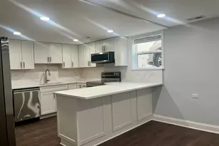 6522 N Spaulding Ave, Lincolnwood, IL 60712 - Photo 2