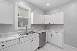 10451 S Hoxie Ave, Chicago, IL 60617 - Photo 14