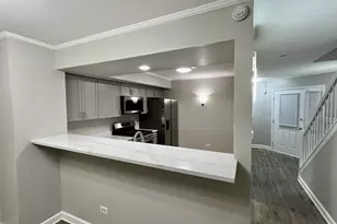 1926 Grove Ave, Schaumburg, IL 60193 - Photo 4