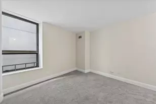 110 E Delaware St, Chicago, IL 60611 - Photo 14