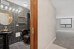 110 E Delaware St, Chicago, IL 60611 - Photo 18