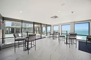 260 E Chestnut St, Chicago, IL 60611 - Photo 18