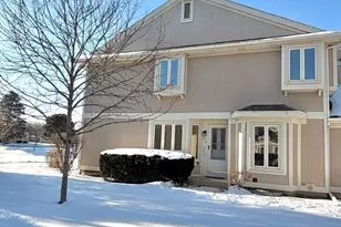 340 Redwing Dr, Deerfield, IL 60015 - Photo 1