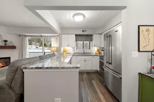 404 Melrose Ave, Glen Ellyn, IL 60137 - Photo 6