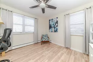 434 Gaylin Ct, Bensenville, IL 60106 - Photo 8