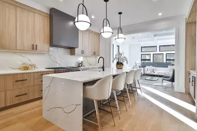 1907 W Wolfram Street, Chicago, IL 60657 - Photo 2