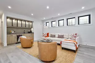 1907 W Wolfram St, Chicago, IL 60657 - Photo 30