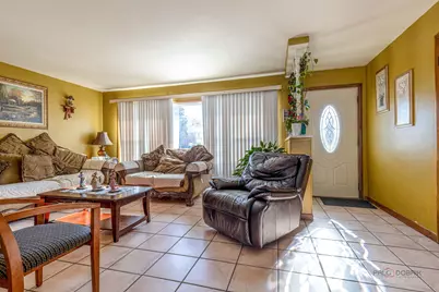 908 E Central Road, Mount Prospect, IL 60056 - Photo 4