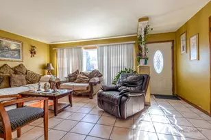 908 E Central Rd, Mount Prospect, IL 60056 - Photo 4