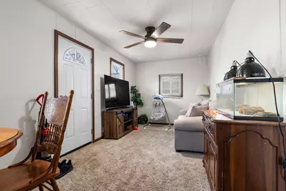 525 S Memorial Avenue, Rockford, IL 61102 - Photo 4