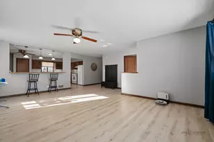 150 Lakewood Dr, Antioch, IL 60002 - Photo 6