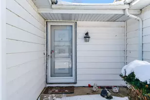 150 Lakewood Dr, Antioch, IL 60002 - Photo 2