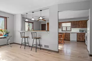 150 Lakewood Dr, Antioch, IL 60002 - Photo 8