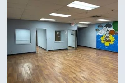 1622 Dekalb Avenue, Sycamore, IL 60178 - Photo 2