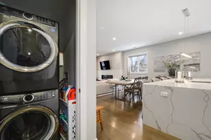 2335 W Montrose Ave, Chicago, IL 60618 - Photo 18