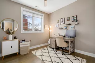 2335 W Montrose Ave, Chicago, IL 60618 - Photo 16