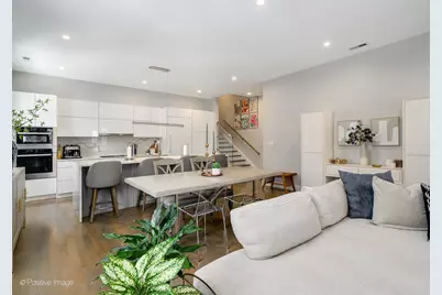 2335 W Montrose Avenue #2, Chicago, IL 60618 - Photo 8