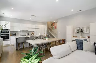 2335 W Montrose Ave, Chicago, IL 60618 - Photo 8