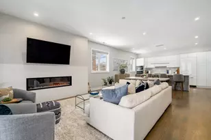 2335 W Montrose Ave, Chicago, IL 60618 - Photo 2