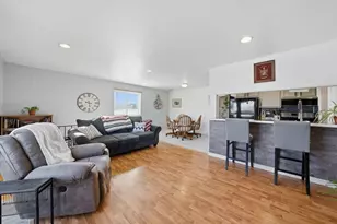 7656 159th Pl, Tinley Park, IL 60477 - Photo 4