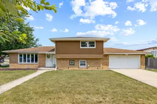 8456 170th Pl, Tinley Park, IL 60487 - Photo 2