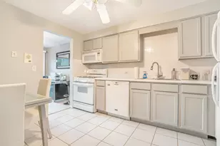 5511 N Chester Ave, Chicago, IL 60656 - Photo 2