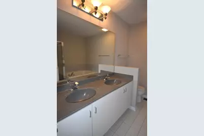 366 Town Place Circle #366, Buffalo Grove, IL 60089 - Photo 12