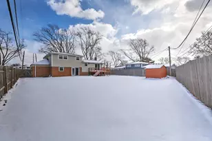 1426 Danbury Ln, Des Plaines, IL 60018 - Photo 24