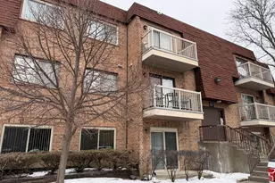 607 W Central Rd, Mount Prospect, IL 60056 - Photo 2