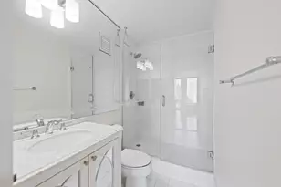 111 E Chestnut St, Chicago, IL 60611 - Photo 16