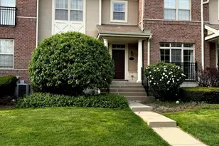 2573 Waterbury Ln, Buffalo Grove, IL 60089 - Photo 1