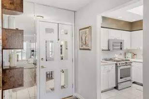 720 Creekside Dr, Mount Prospect, IL 60056 - Photo 6