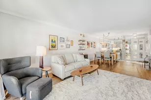 720 Creekside Dr, Mount Prospect, IL 60056 - Photo 4