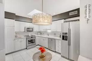 720 Creekside Dr, Mount Prospect, IL 60056 - Photo 8