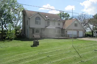 1864 N 2753rd Rd, Ottawa, IL 61350 - Photo 1