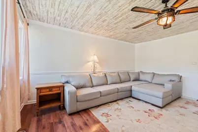 26177 W Lakeview Avenue, Ingleside, IL 60041 - Photo 2