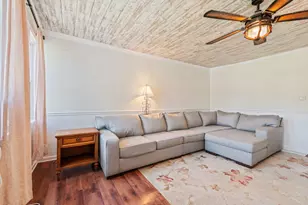 26177 W Lakeview Ave, Ingleside, IL 60041 - Photo 2