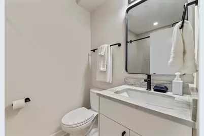 7109 N Western Avenue #2N, Chicago, IL 60645 - Photo 14